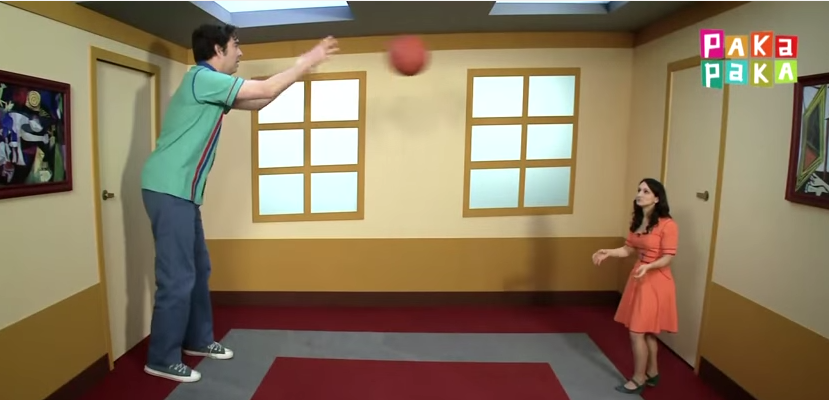 O iluzie optica surprinzatoare: cine e mai inalt: baiatul sau fata? Ce se intampla cand cei doi fac schimb de locuri