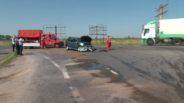 Accident pe soseaua de centura a Ploiestiului. Un sofer neatent a bagat in spital 8 persoane, printre care si 2 copii
