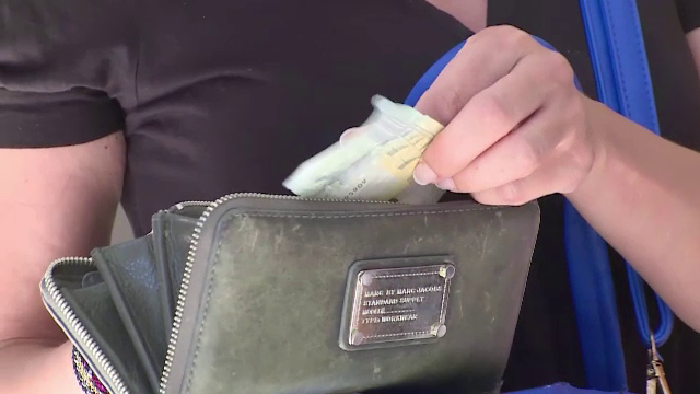 Reportaj Stirile ProTV din Atena. Care este atmosfera dupa referendum: "Mai am 15 euro. Nu stiu ce ma fac fara card"