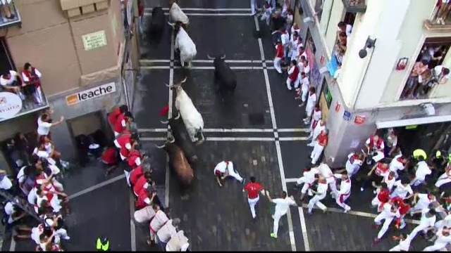 Cursele cu tauri de la Pamplona au facut noi victime. Opt persoane ranite usor, in prima zi