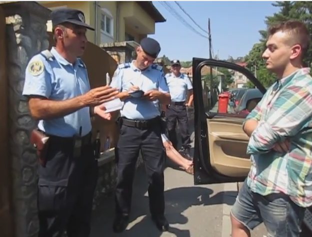 BACALAUREAT 2015. Elevii de bani gata au sarbatorit in Valcea cu sampanie si manele rezultatele la BAC