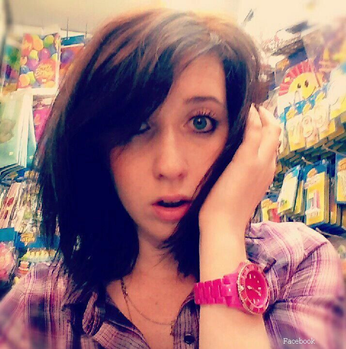 A vrut sa-si faca un selfie de pe un pod inalt de 12 metri. Ce s-a intamplat in momentele urmatoare cu o tanara din Moscova