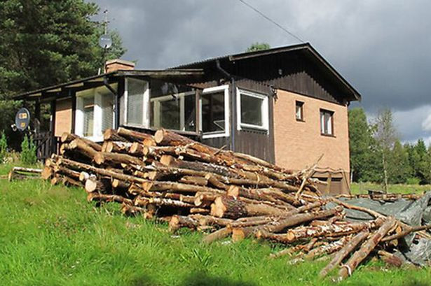 Nimeni nu vrea sa cumpere aceasta casa din cauza numelui localitatii in care se afla. Cum se numeste satul