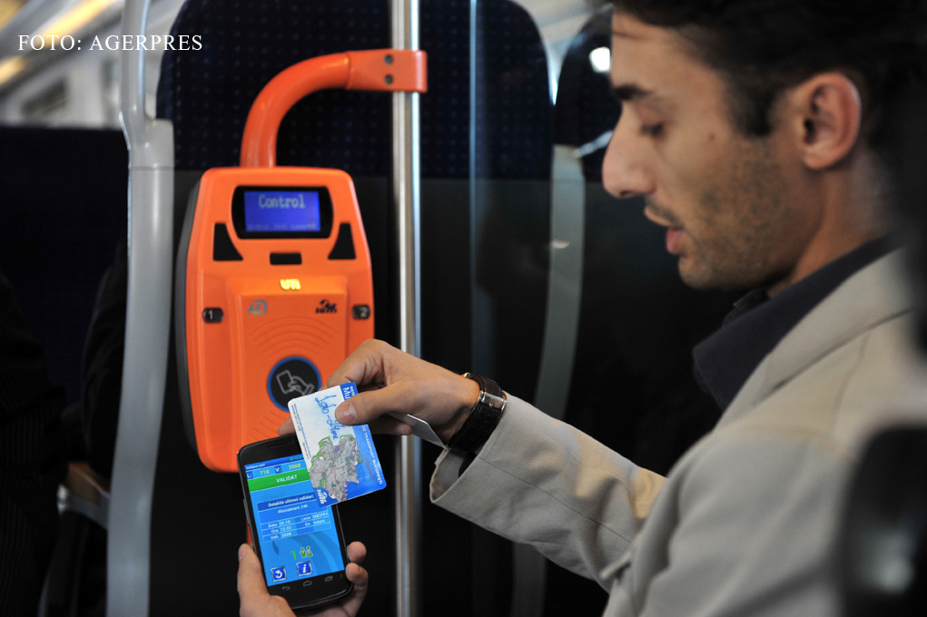 Reprezentantii Primariei Capitalei, Metrorex si SNTFC au testat biletul unic, ce va fi pus in circulatie, incepand cu data de 3 noiembrie, pe liniile RATB si metrou