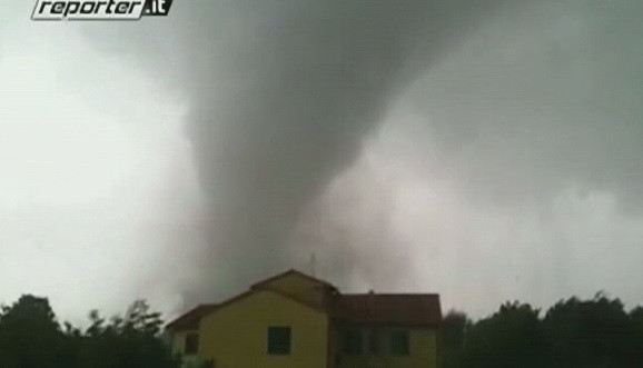 Venetia, maturata de o tornada violenta in urma careia un om a murit. Marturiile romanilor care locuiesc in zona