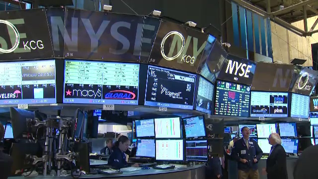 Motivul pentru care bursa de la New York s-a oprit, miercuri, timp de 3 ore. Ce varianta oficiala au oferit autoritatile