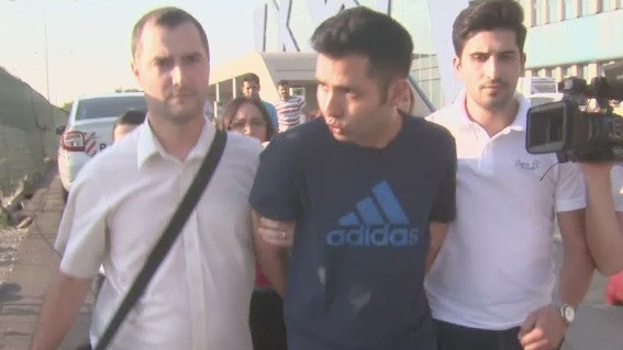 Atacatorul din centrul vechi al Capitalei a fost adus in tara. Cum isi justifica gestul violent