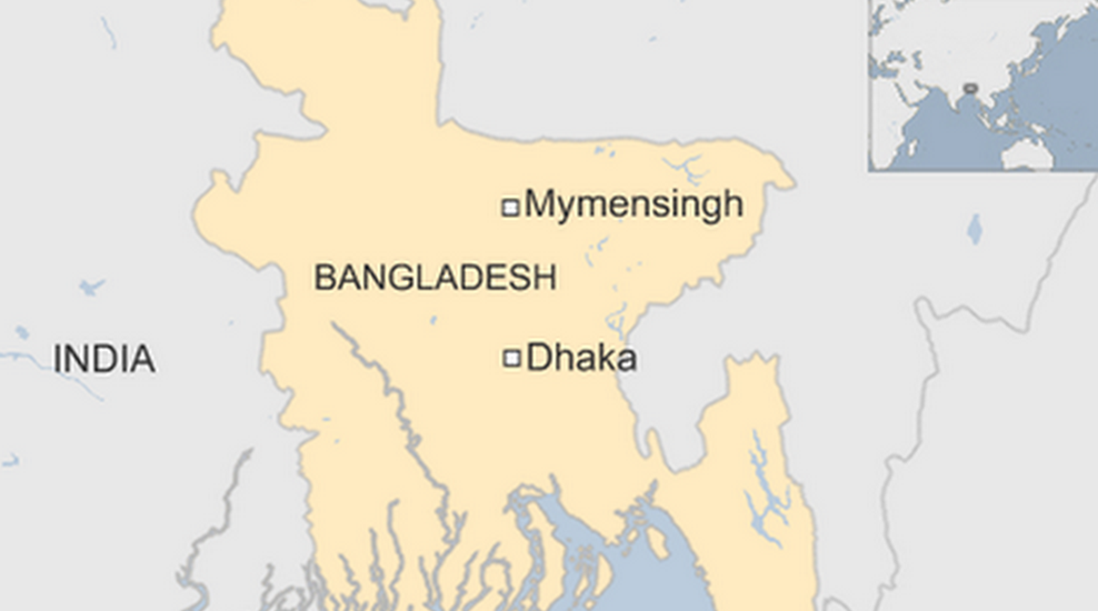 Sute de sarmani s-au calcat in picioare pentru haine gratuite, in Bangladesh. Sunt cel putin 23 de victime