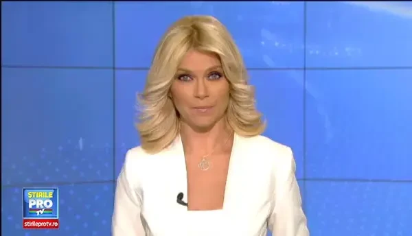 Un cuplu a surprins un moment unic, in timpul unei plimbari cu barca. Cand au vazut ce se intampla, au scos camera de filmat