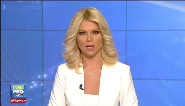 Panica la bordul unui avion Southwest Airlines. Pasagerii au privit ingroziti cum unul dintre motoare explodeaza la decolare