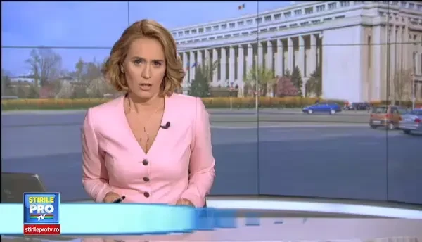 Presedintele Iohannis pica la mijloc in disputa dintre cei doi premieri. Basescu: Un papagal e lasat fara pene