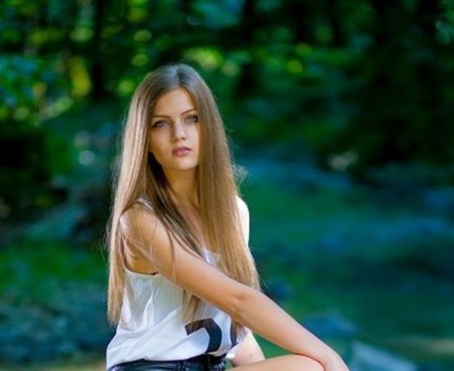 Alexandra Burta, sefa de promotie din Bihor eliminata de la Bacalaureat, a fost admisa la doua facultati