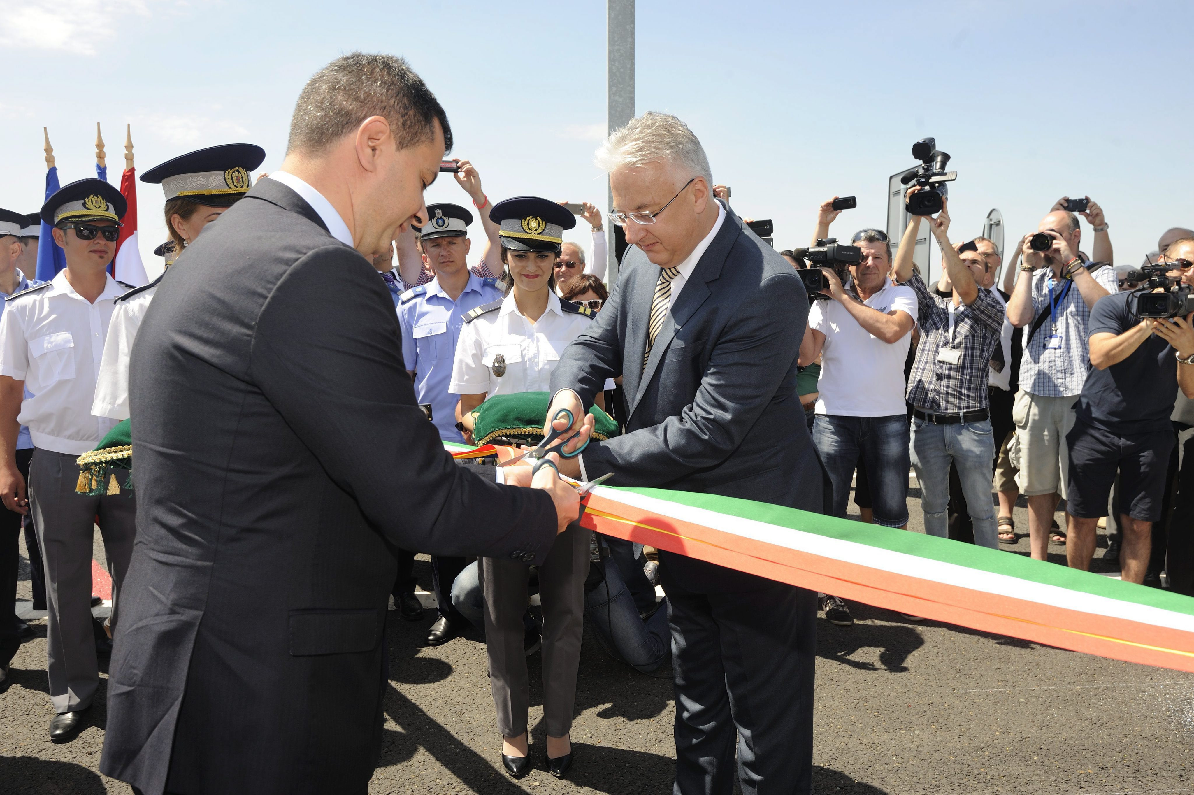 Ungaria invita Romania sa isi reconsidere pozitia de refuz privind conectarea drumurilor de granita