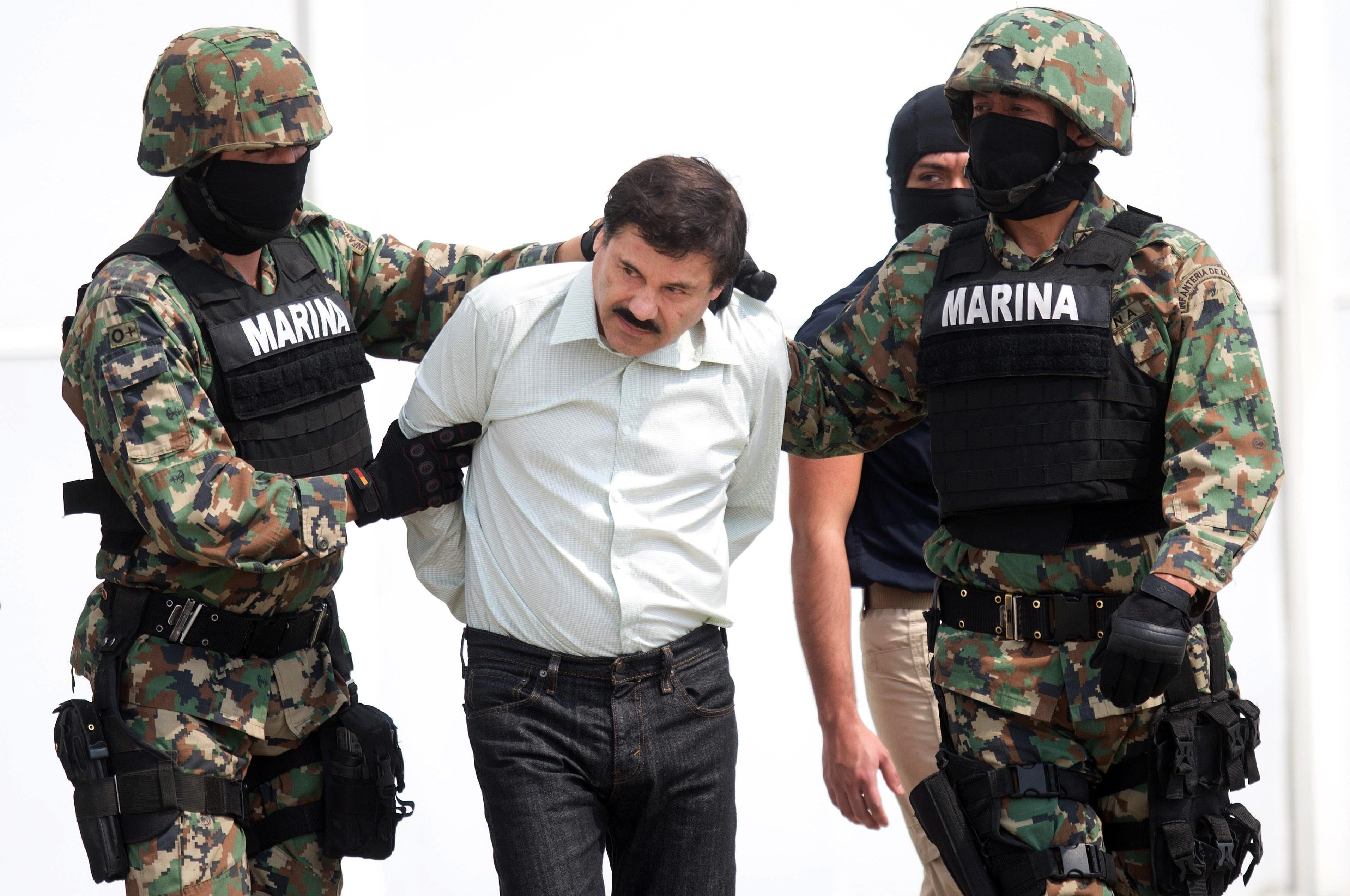 Joaquin "El Chapo" Guzman, lordul drogurilor din Mexic, a evadat pentru a doua oara in 14 ani. Ce au gasit paznicii in CELULA
