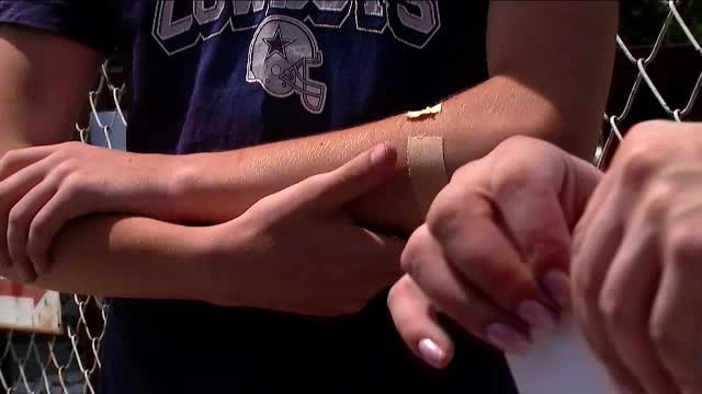 Un tanar de 16 ani din Brasov s-a imbatat si a fost internat. Pe patul de spital sustine ca ar fi fost abuzat sexual