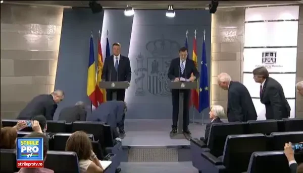 Klaus Iohannis, primit cu onoruri in Spania, de Regele Felipe al VI-lea si premierul Rajoy. Mesajul pentru Victor Ponta