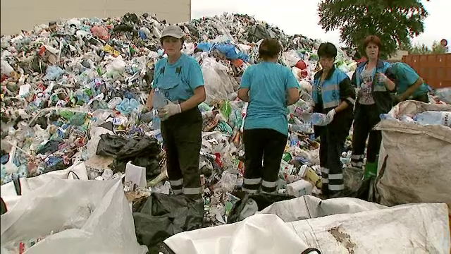 Statul ne suprataxeaza gunoiul pentru ca nimeni nu e in stare sa recicleze. Cum vom plati din banii nostri amenda data de UE