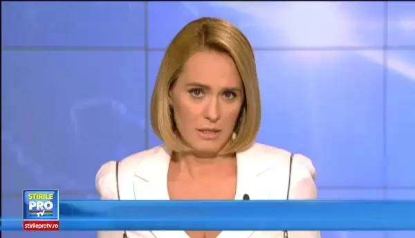 Doar la noi, in Romania, se poate vedea asa ceva. Un baiat bolnav e legat cu o funie si lasat in soare de ingrijitoare