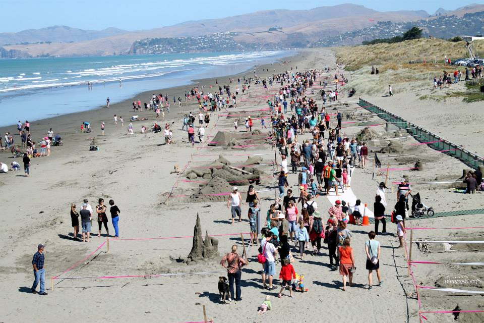 Toata lumea a ramas fara cuvinte cand a vazut asta pe plaja! Ce au facut doi barbati