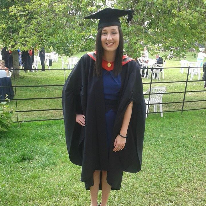 A ajuns la 32 de kilograme, iar medicii i-au zis sa renunte la facultate. Cum a reusit o tanara sa-si invinga anorexia