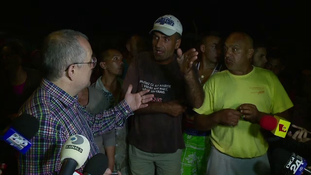 Scandal in Cluj dupa ce zeci de oameni s-au trezit cu o groapa de gunoi "provizorie" langa case. "E un focar de infectie"