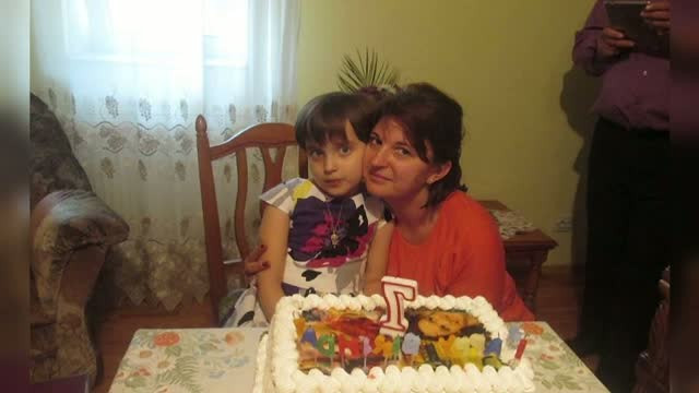 Ii despart sute de kilometri, dar sunt cei mai buni prieteni. Povestea a 2 familii pe care moartea le-a unit pentru totdeauna