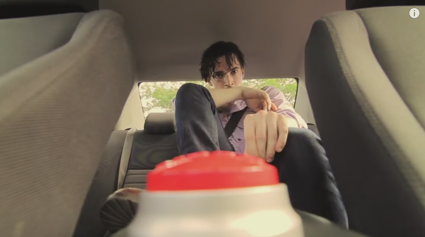 Ce se intampla daca stai 10 minute intr-o masina parcata la soare, cu geamurile inchise. Imaginile nu te vor lasa indiferent