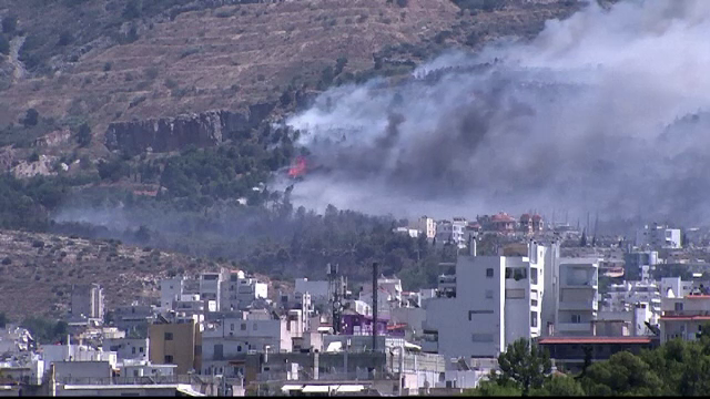 Incendiile din Grecia sunt sub control, insa riscul ramane "foarte ridicat". Doi suspecti au fost retinuti