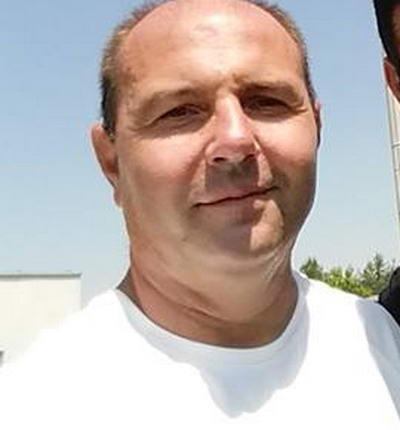 Are o singura mana, dar asta nu-l opreste de la nimic! E incredibil prin ce momente trece acest barbat din Romania!