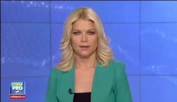 45 de adolescenti belgieni au venit in Alba sa descopere viata la tara si sa ajute batranii la treburi gospodarestI: E grozav