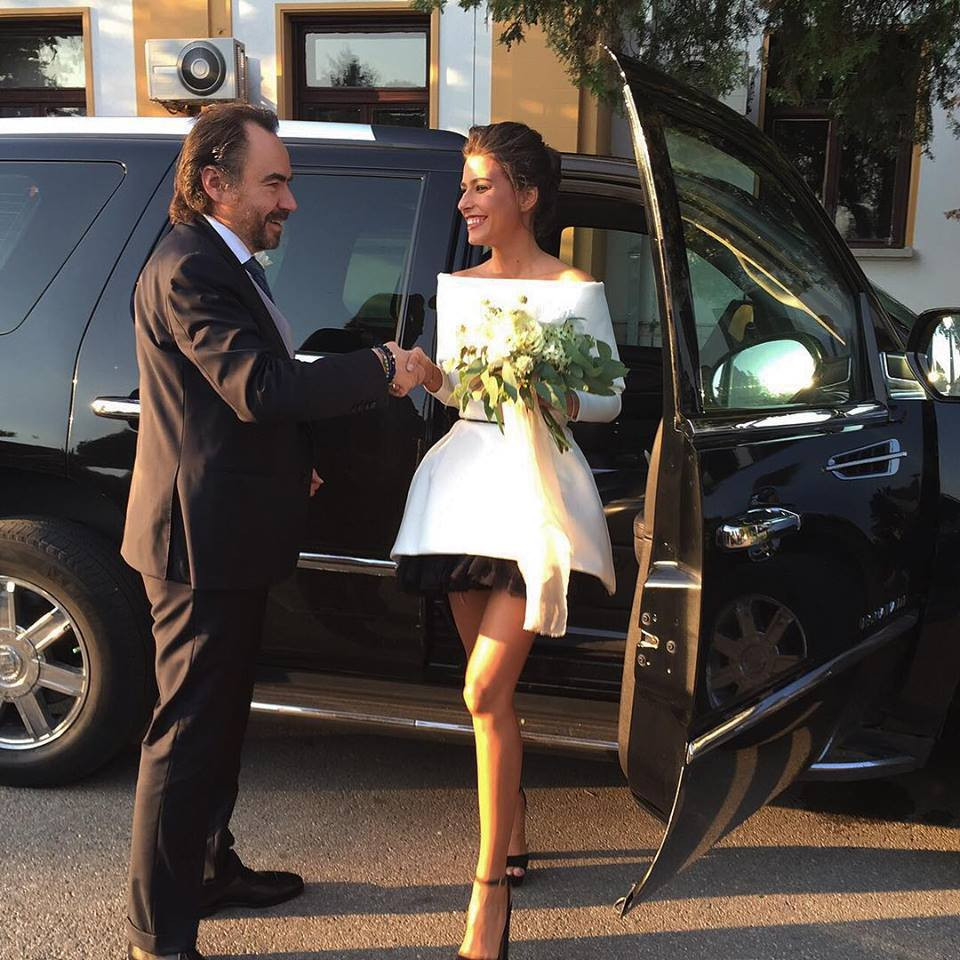 Modelul Alice Peneaca si regizorul Bobby Paunescu s-au casatorit. Cei doi si-au spus juramintele in fata prietenilor