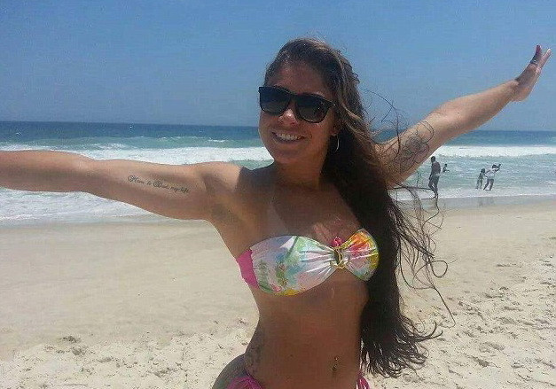 Cea mai sexy maturatoare de strazi din Brazilia, devenita vedeta peste noapte. Cum vrea sa profite de publicitatea capatata