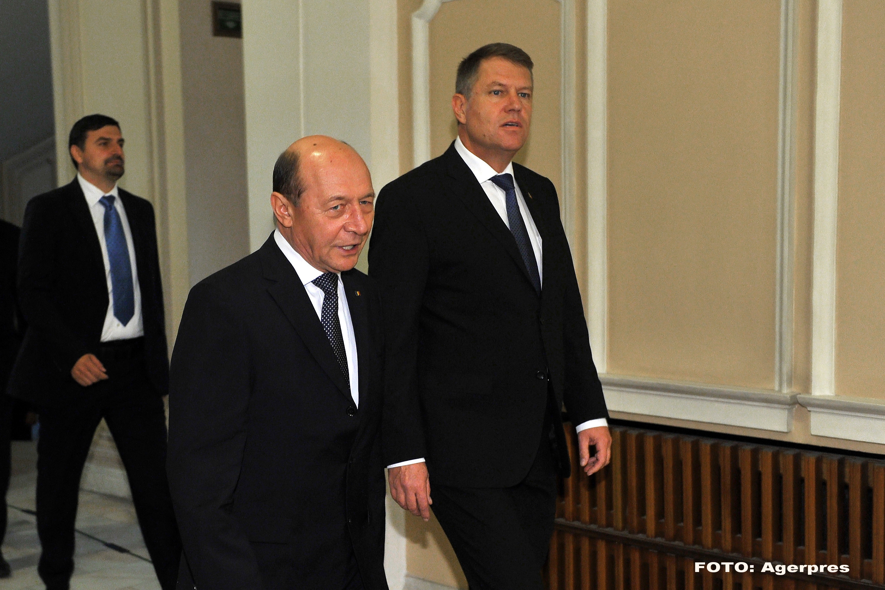 Mesajul lui Traian Basescu pentru presedintele Klaus Iohannis: "O fi prea greu sa fie loial propriului popor?"