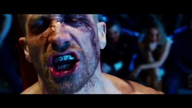Filmul "Lovitura de stanga" a avut premiera in SUA. Jake Gyllenhaal este un pugilist care si-a sacrificat familia pentru box
