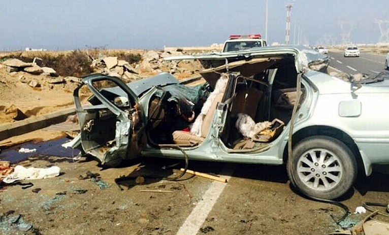 Impact mortal pe o autostrada din Arabia Saudita. O familie a murit dupa ce masina lor a lovit o camila