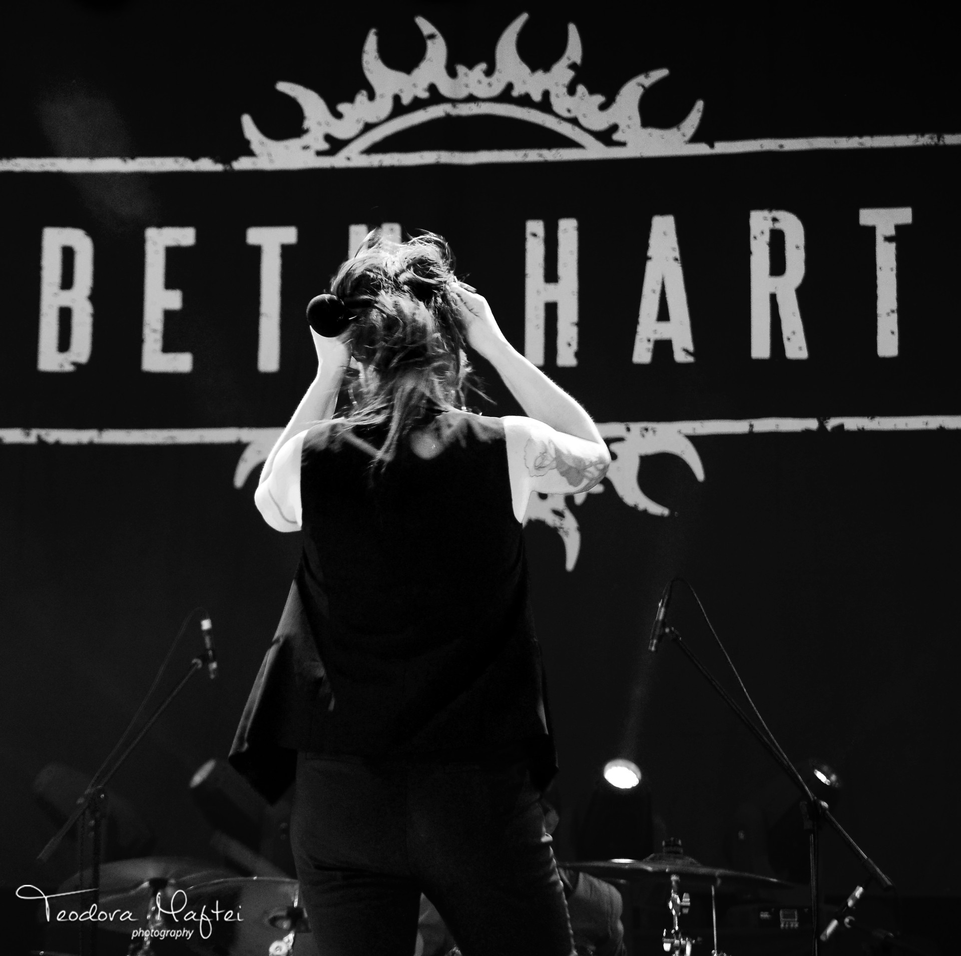 Beth Hart, o voce de exceptie, care demonstreaza ca bluesul nu a murit. Concertul care a oprit timpul in loc