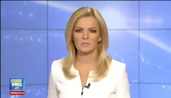 Accident in lant in centrul Capitalei, dupa ce un sofer a trecut pe rosu. Doi copii si mama lor au ajuns la spital