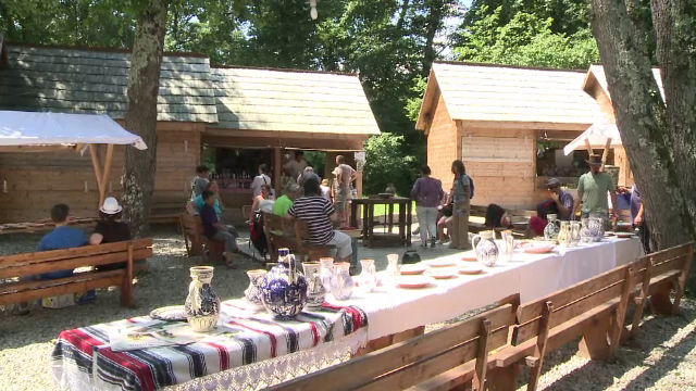 Peste 2000 de oameni la targul de olarit si gatit din Sibiu, in primele doua zile. Cu ce bunatati se pot delecta vizitatorii