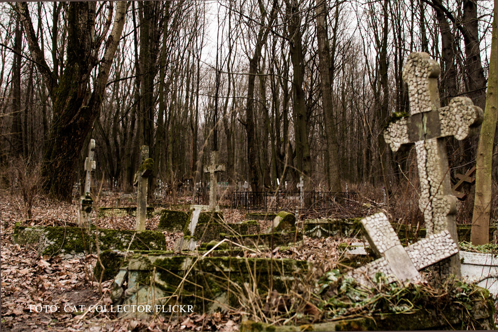 Orasul din Rusia unde oamenii isi pot ingropa mortii doar cu escorta militara. "Nu mergeti la cimitir neinarmati"