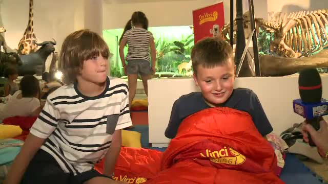 "O noapte la muzeu", varianta romaneasca. Cum s-au simtit copiii care au dormit printre dinozaurii de la Antipa