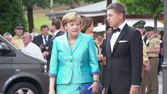 Cancelarul german Angela Merkel a cazut de pe scaun in pauza unei opere de Wagner. Explicatiile gasite de presa germana