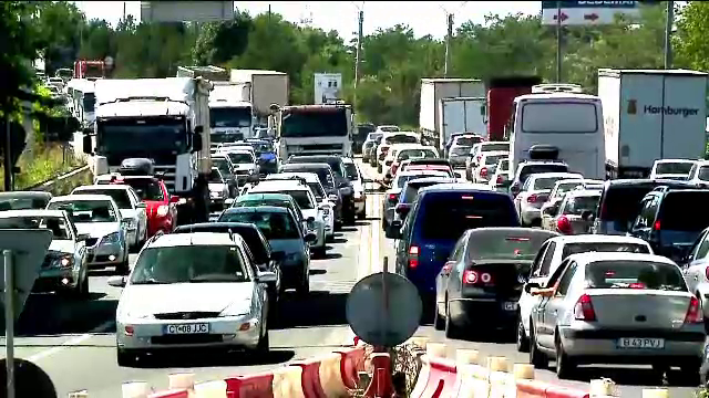 Cozile de cosmar ale celui mai aglomerat weekend de pe litoral, pentru care romanii au scos si 2000 de lei de persoana