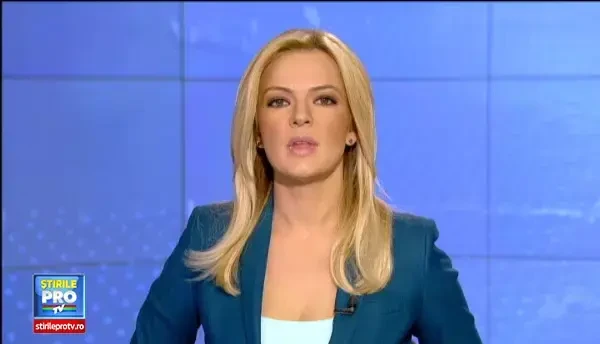 Au ajuns cu avionul direct in apele lacului Balaton. Cum au reactionat turistii care au fost martori la accident