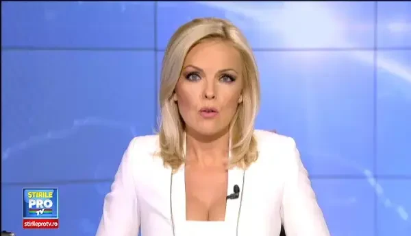 Cursa sinucigasa pentru un sofer incepator din Iasi, lovit in plin de un tren. Camerele au surprins momentul impactului