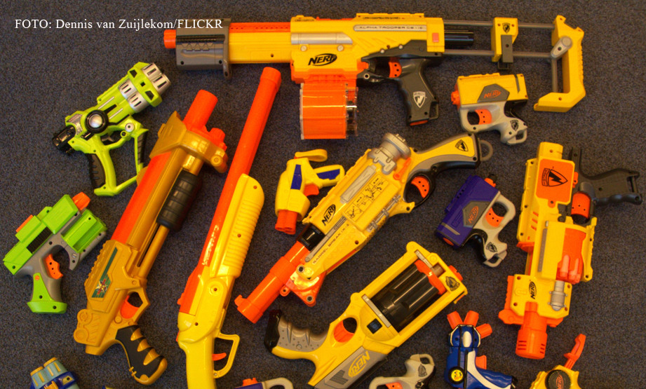 Tara care e in razboi inca din 1978 a interzis armele de JUCARIE. Ce spera autoritatile sa realizeze