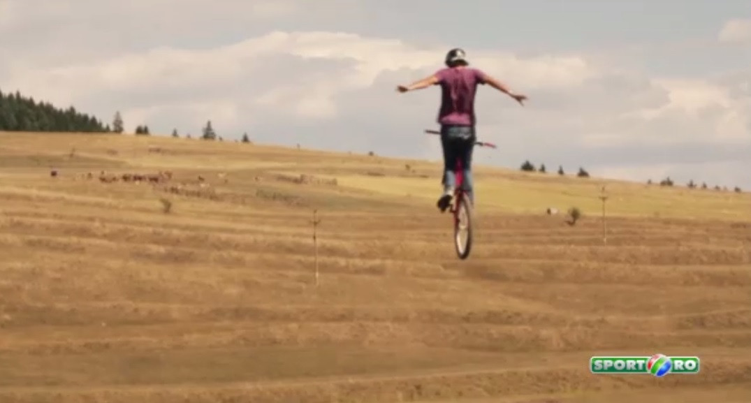 Eroare de arbitraj! Vino sa vezi meciul care se joaca dupa alte reguli!