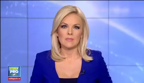 Imagini spectaculoase filmate in Olanda. Un pilot reuseste o aterizare la limita, in conditii de COD ROSU de furtuna