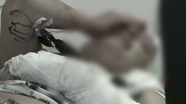 Bataie cu sabii intre doua grupari rivale din Dambovita, pentru o tanara. Doi barbati, adusi in stare grava la Floreasca