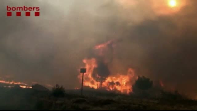Un incendiu de padure face ravagii in apropiere de Barcelona, in nord-estul Spaniei. 122 de persoane au fost evacuate