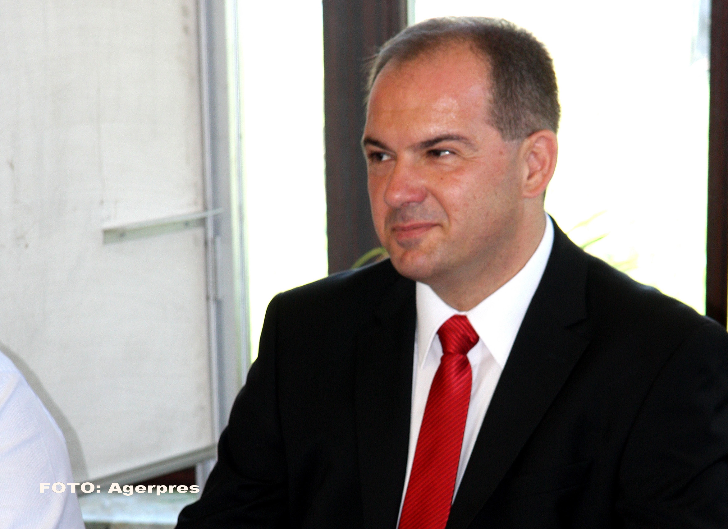 Primarul municipiului Caracal, Eduard Ciocazanu, care era si presedinte al PSD Caracal, a fost exclus din partid